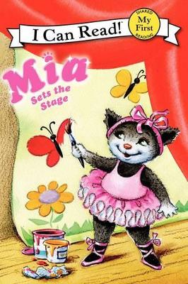 Mia Sets the Stage book