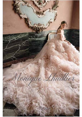 Monique Lhuillier: Dreaming of Fashion and Glamour book